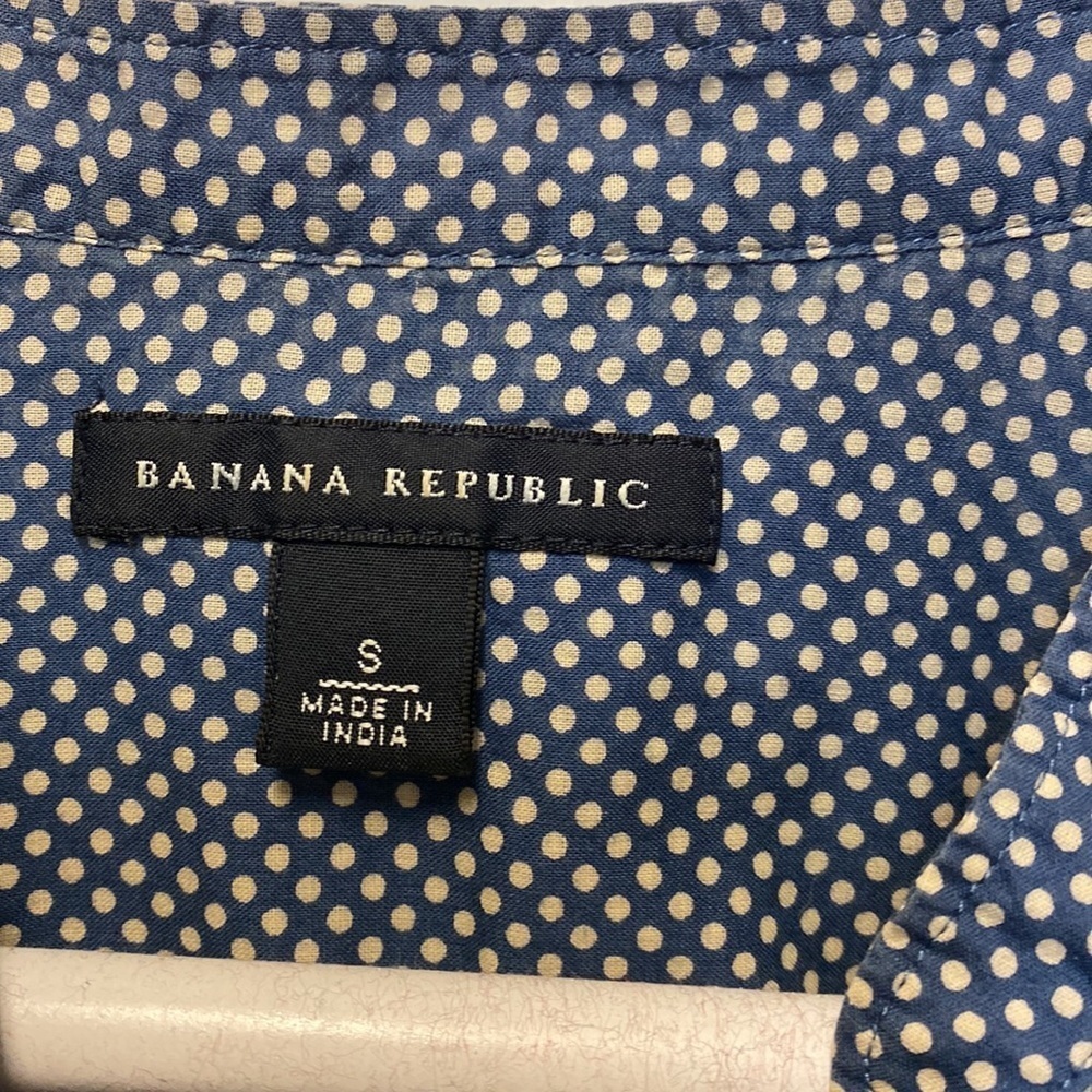 Banana Republic button front blouse - Picture 3 of 7